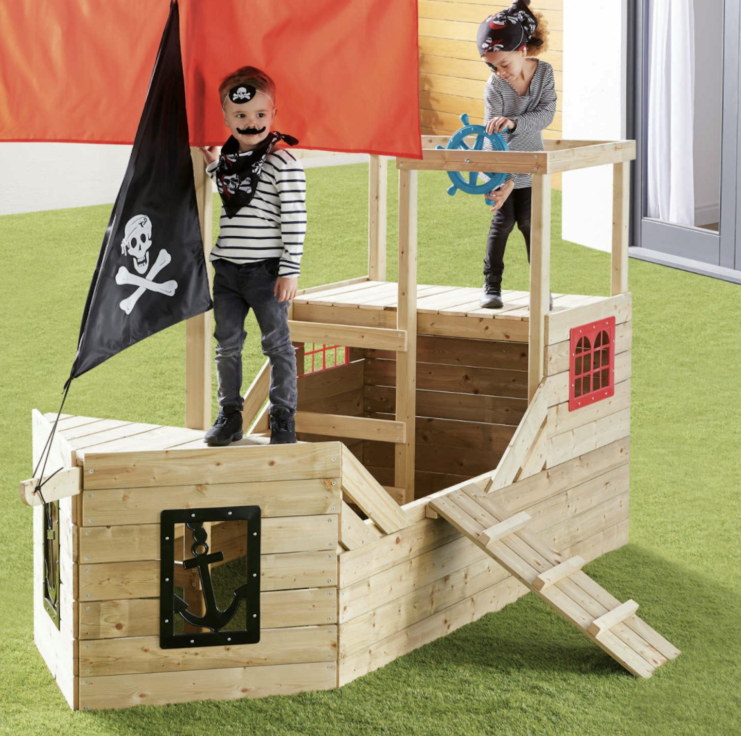 Aldi childrens top wooden playhouse
